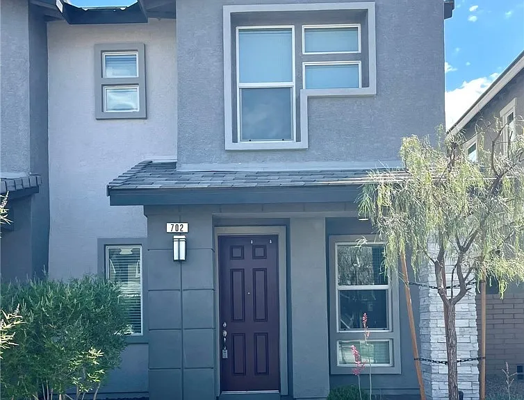 702 Cottonwood Hill Pl — Photo 1