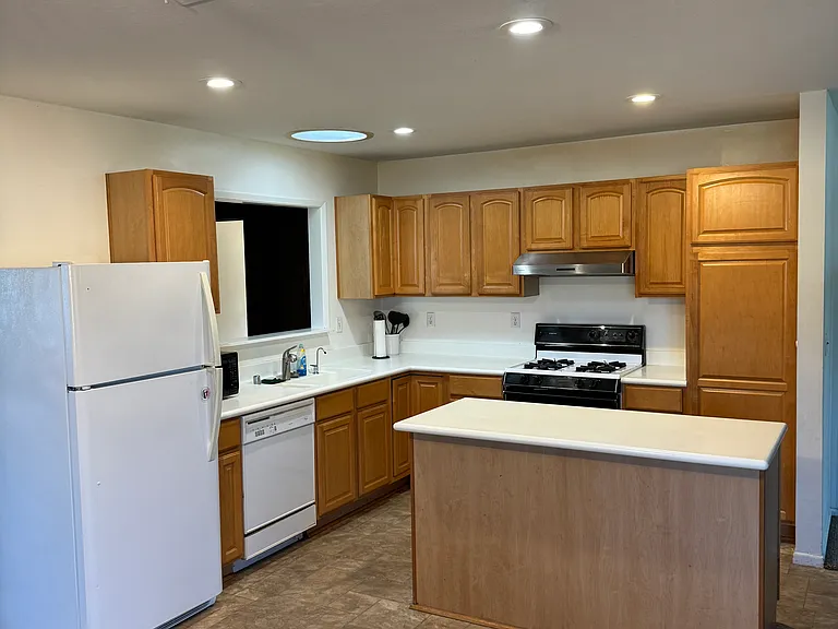 3345 Eton Ave — Photo 16