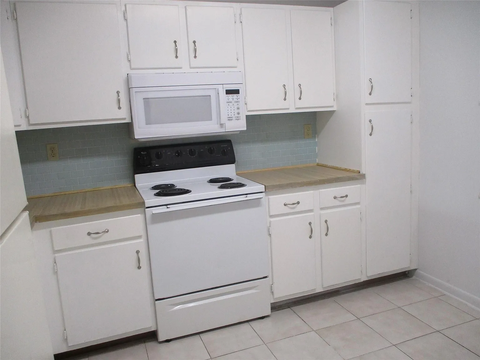 2 bed, 2.0 bath, 970 sqft, $1,800 — Photo 4
