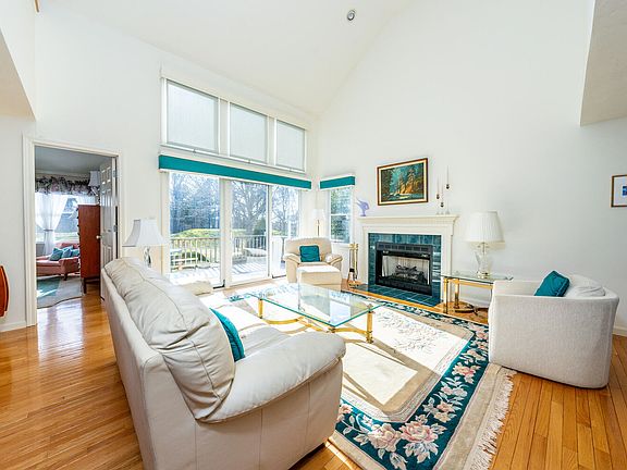 4th image of 38 Wildflower Ln