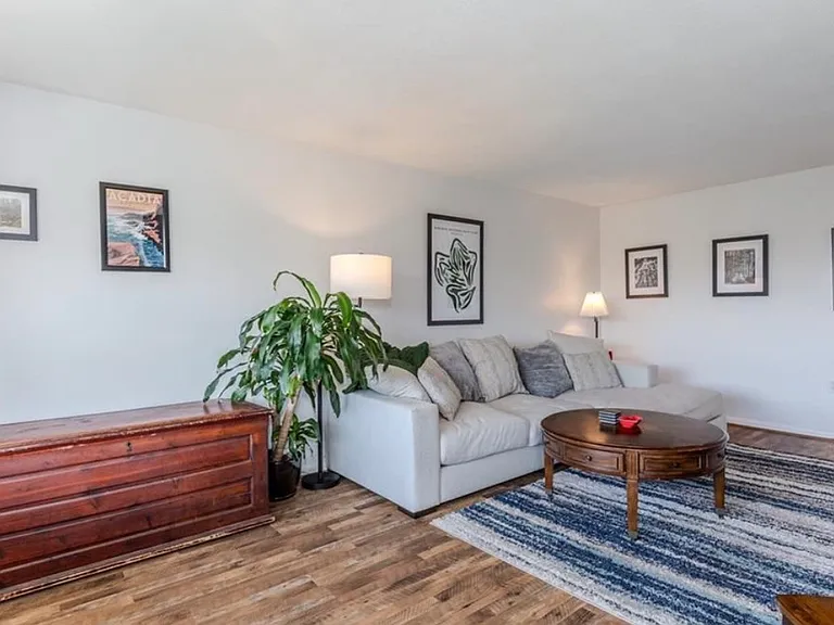 45 Bullocks Point Ave #7C — Photo 1