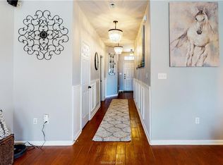 107 Garnet Ct, Navasota, TX 77868