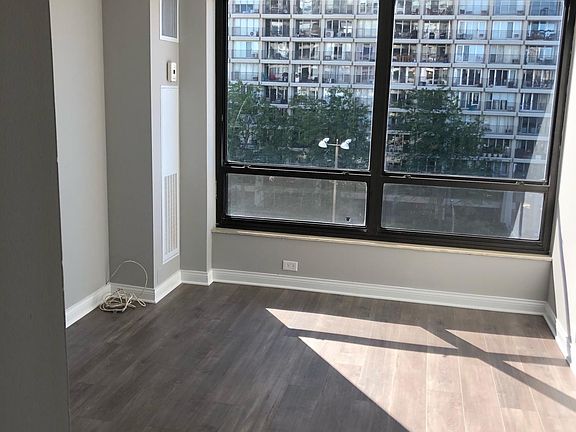 4th image of 2020 N Lincoln Park W APT 5M