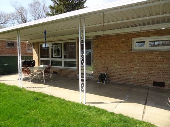 covered cement patio