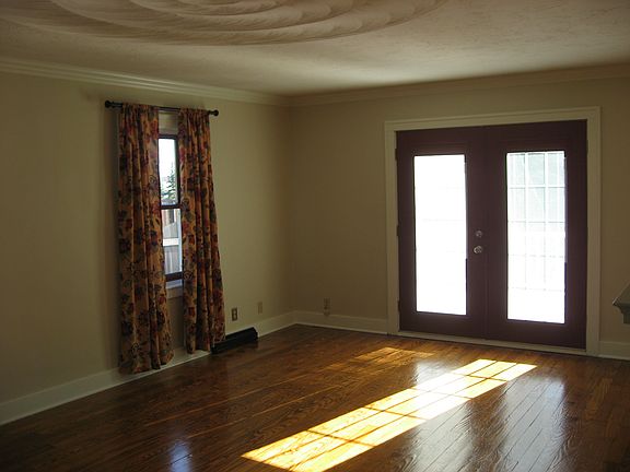 LR French doors to deck