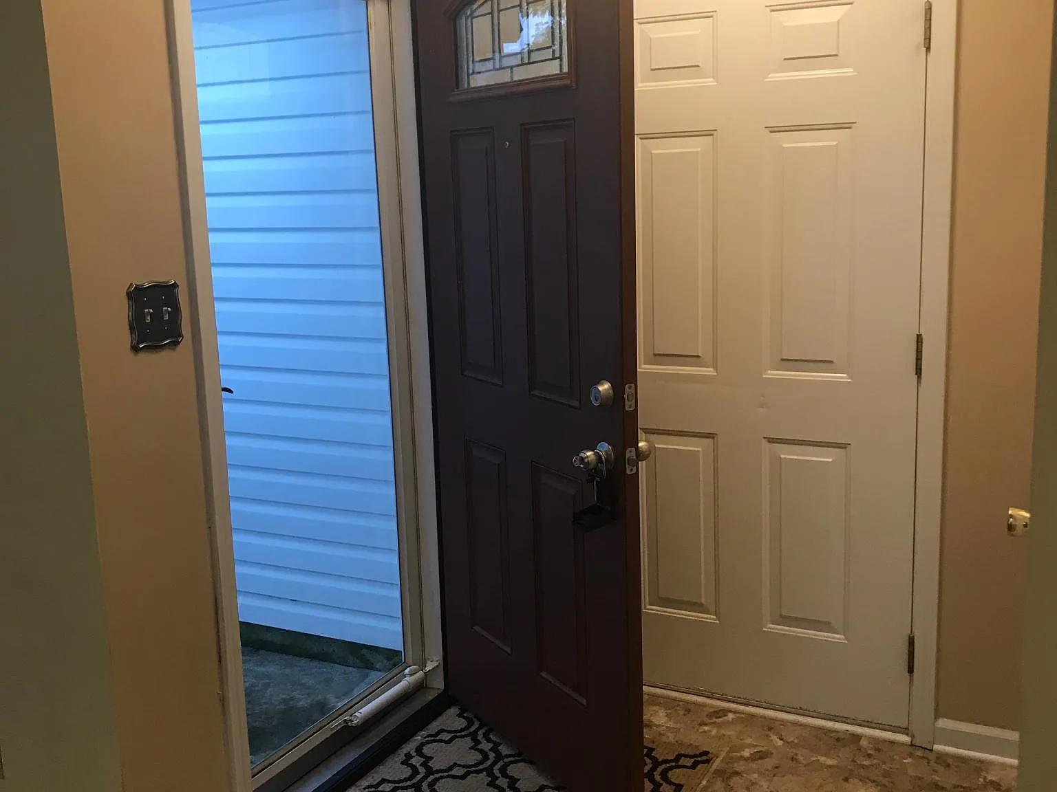 3 bed, 1316 sqft, $1,550 — Photo 3