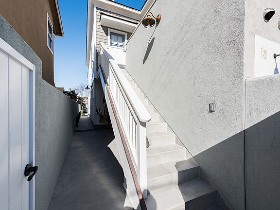 Addtl Access to Back Patio