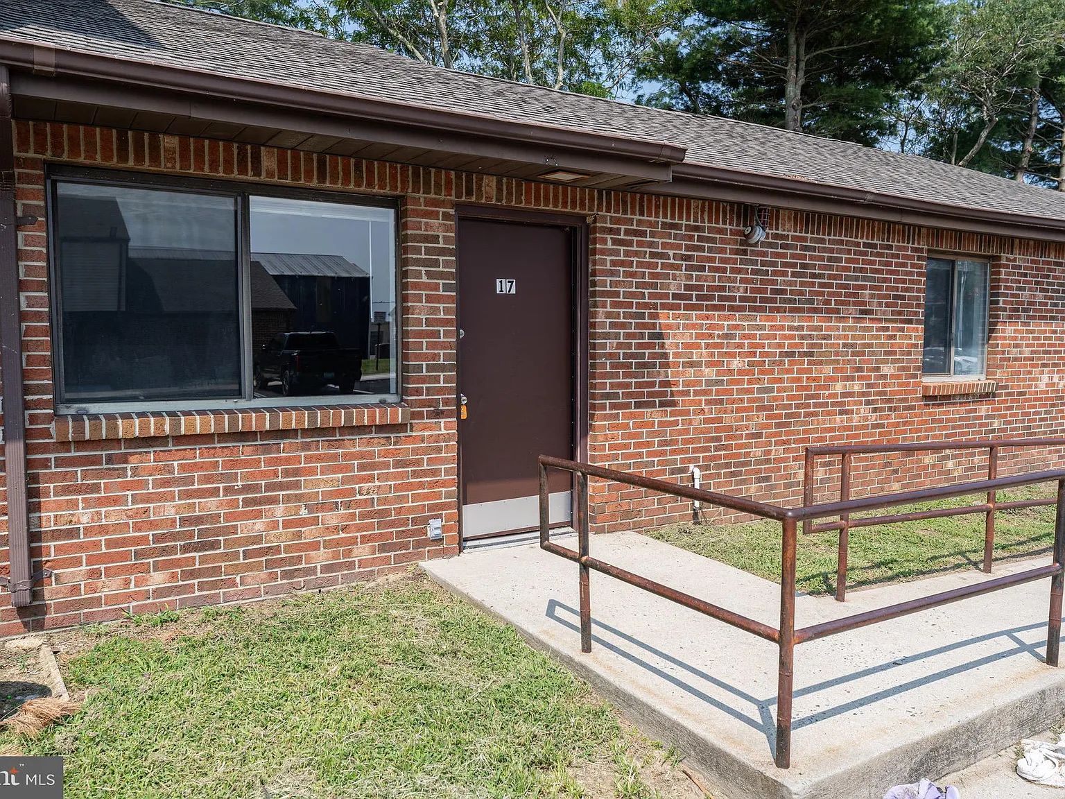 1 bed, 450 sqft, $1,095 — Photo 1