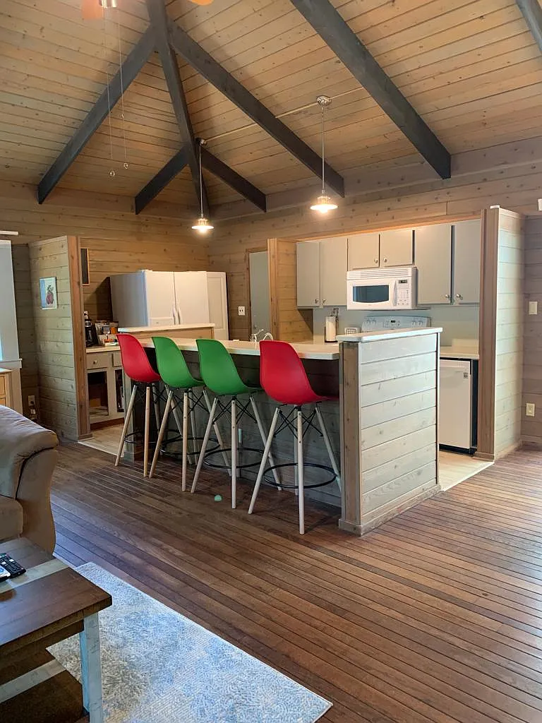 3 bed, 1947 sqft, $2,250 — Photo 1