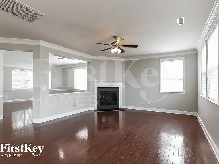 344 Edgecroft Way — Photo 3
