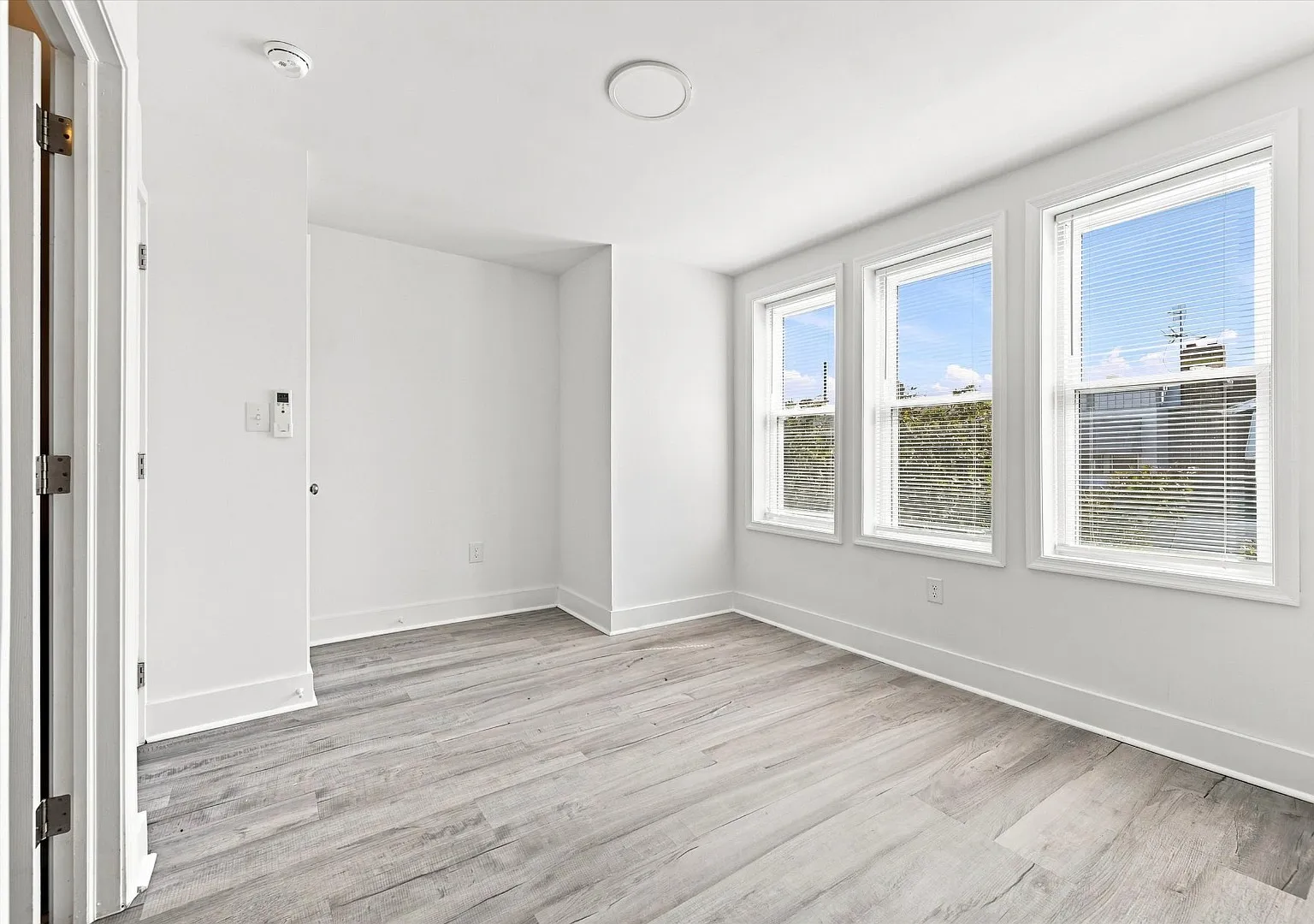 2910 N Woodstock St - 2910 N Woodstock St, Philadelphia, PA 19132 UNIT 1 — Photo 2