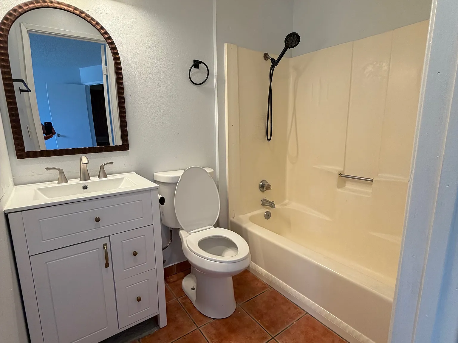 2 bed, 1000 sqft, $2,575 — Photo 2