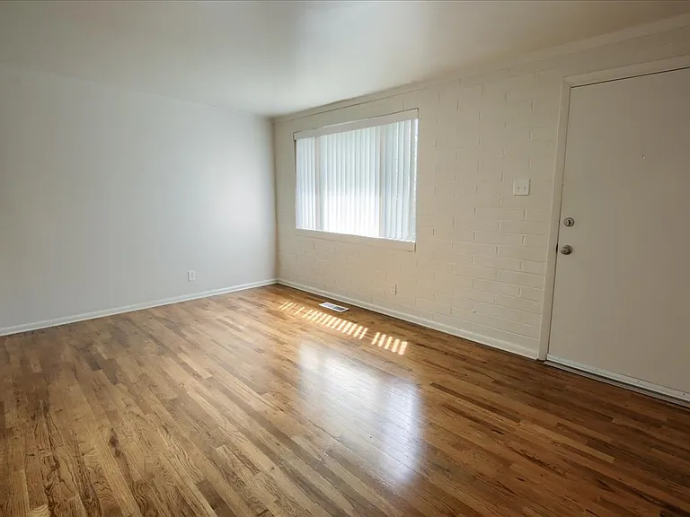 1452 S 300 E — Photo 5