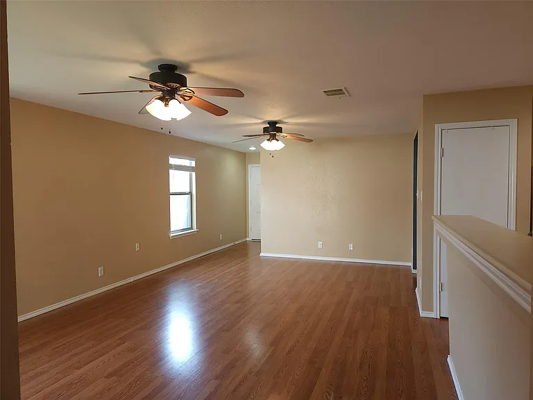 273 Tower Dr — Photo 3