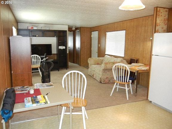 4th image of 305 NE Fairground Ave
