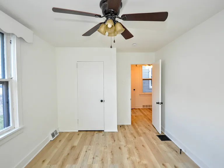 317 Reifert St — Photo 8