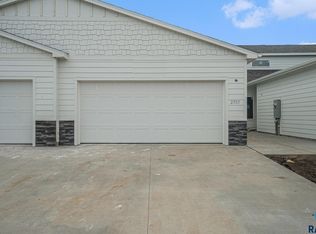 2303 E Cama Pl, Sioux Falls, SD 57108