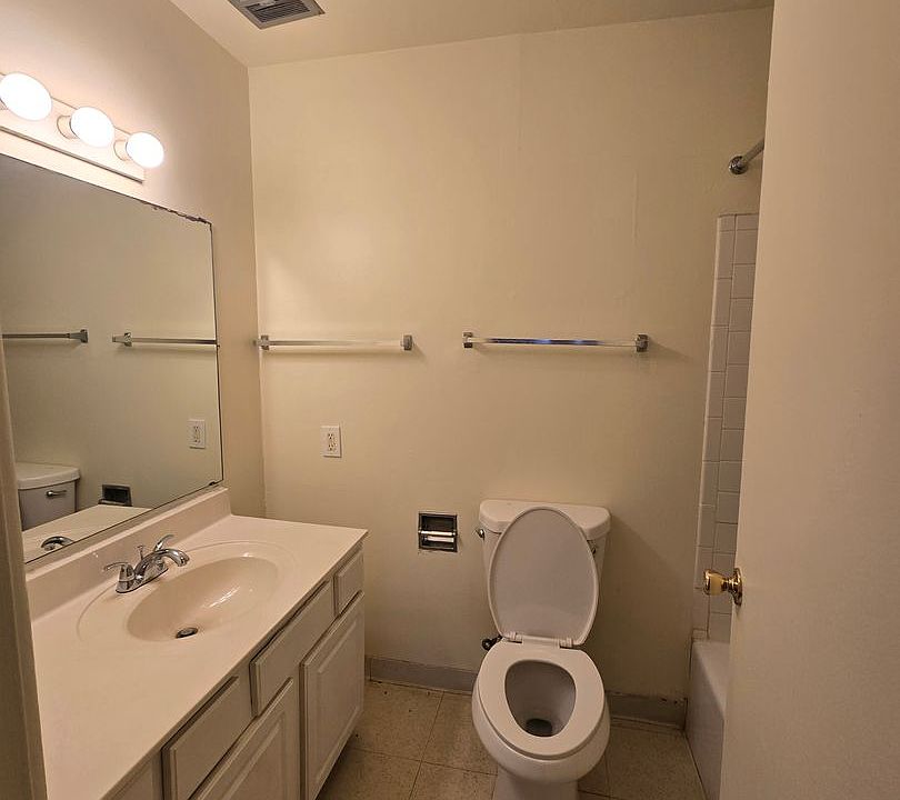 1st image of 444 Gramercy Dr #324-02