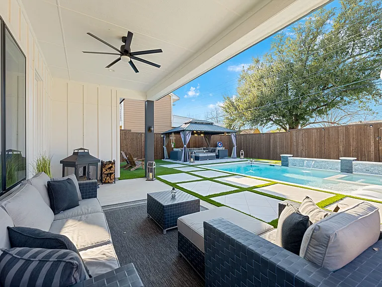 3111 Hedgerow Dr — Photo 44