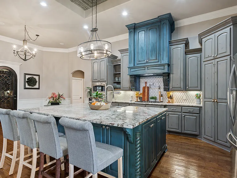 8464 Spicewood Springs Rd — Photo 15
