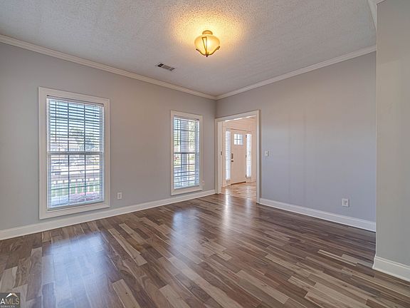 3rd image of 1530 Blakewood Trl