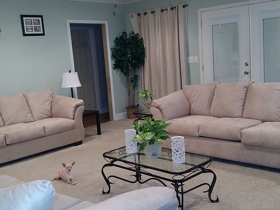 Den/second living room