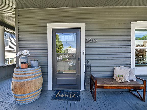 2nd image of 2814 E Everett Ave