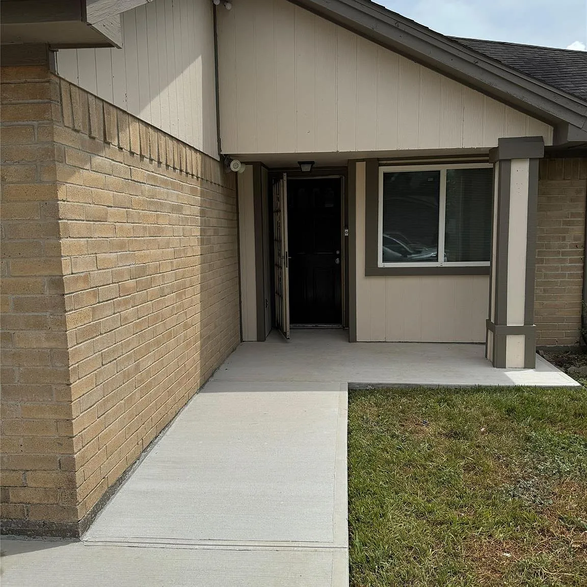 3 bed, 2.0 bath, 1774 sqft, $1,950 — Photo 1