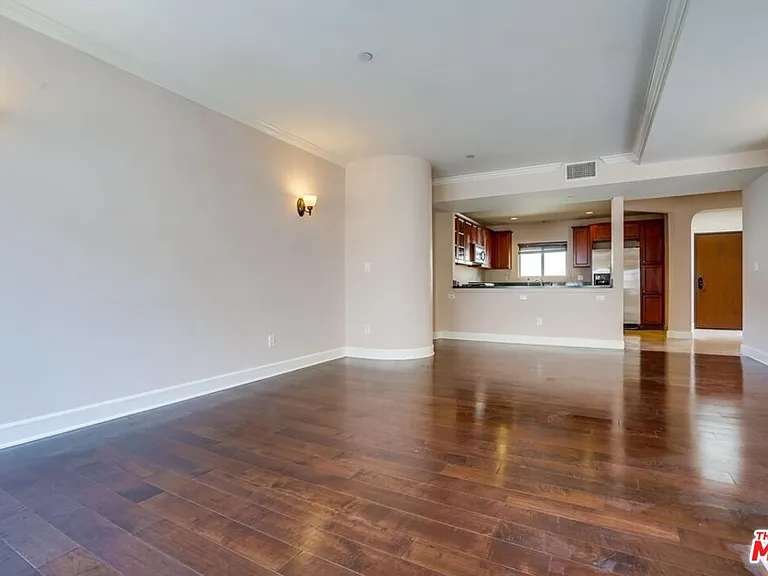 1522 Amherst Ave #402 — Photo 9