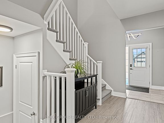 5th image of 439 Williams Cres