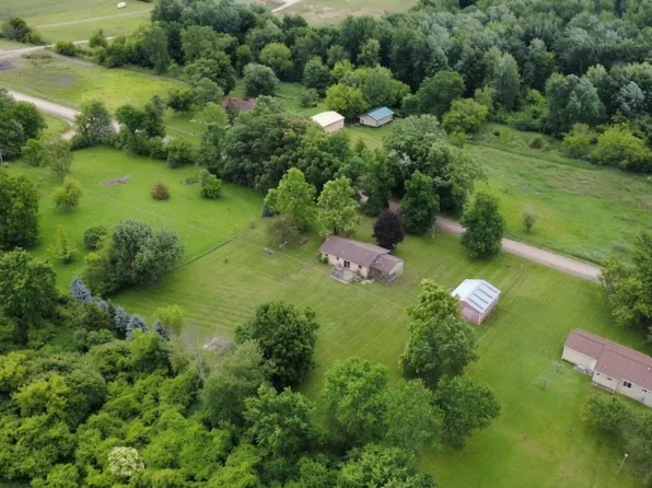 8040 Smith Rd, Gaines, MI 48436