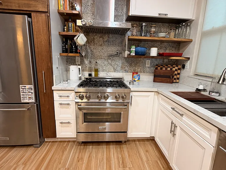1862 Hazel Ct #8 — Photo 2