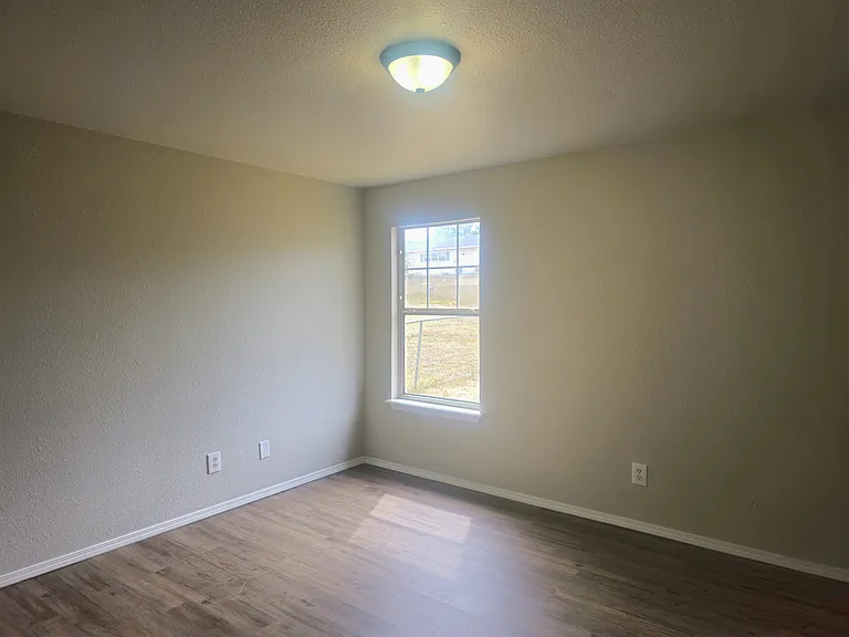 2821 Oak Dr — Photo 10