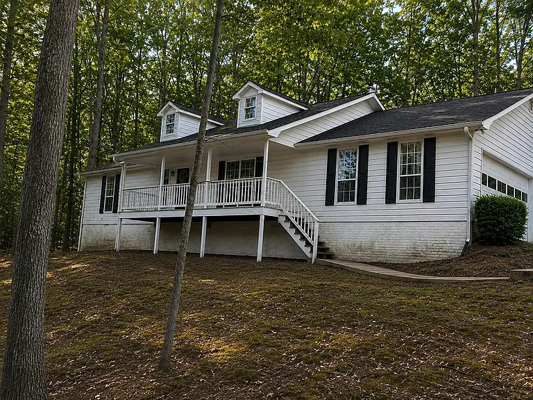 217 Sweetgum Ln — Photo 1