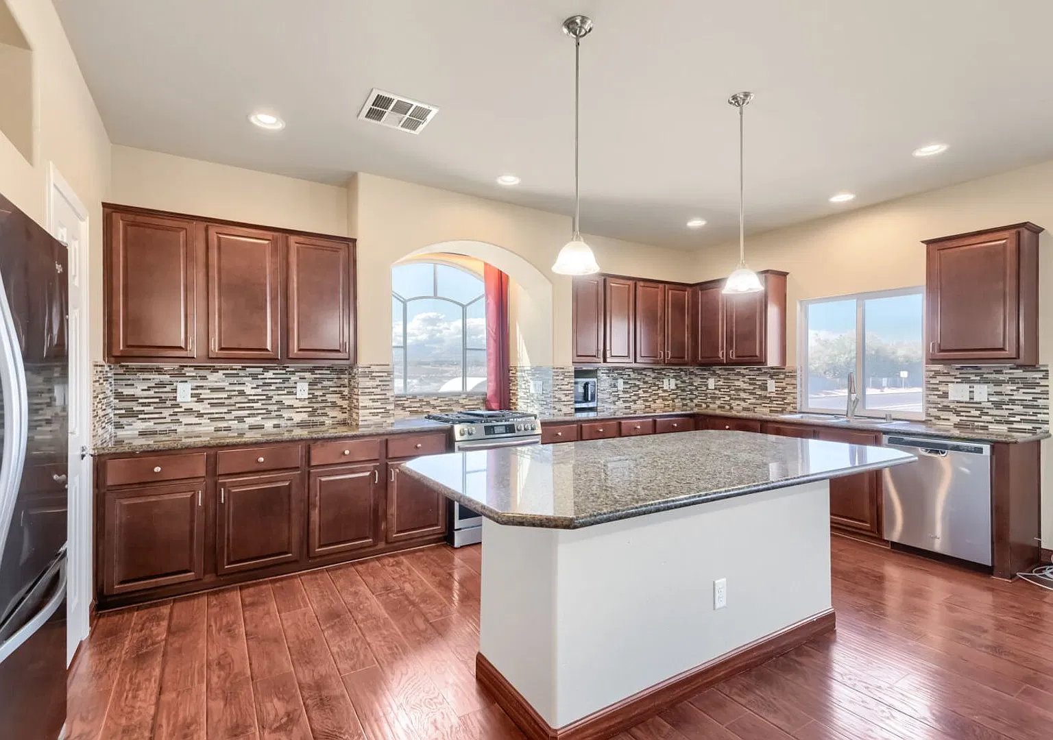 5 Bedroom Home with Solar Panels in Southwest Las Vegas — Photo 2