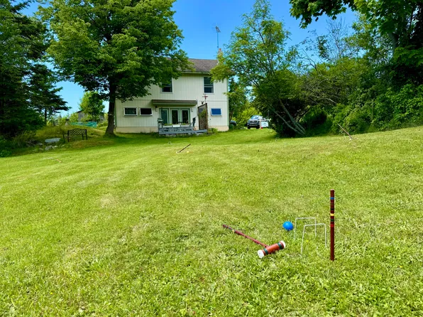 30 Pond Street, Vinalhaven, ME 04863
