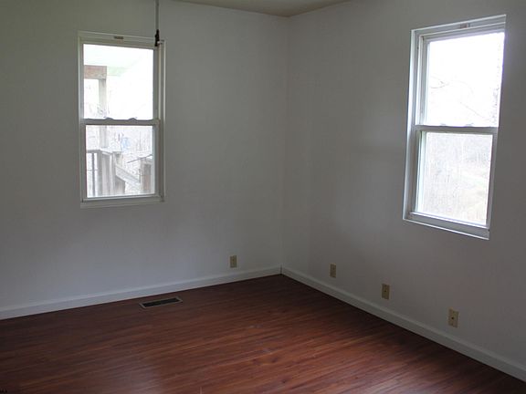 4th image of 238 Excelsior Rd