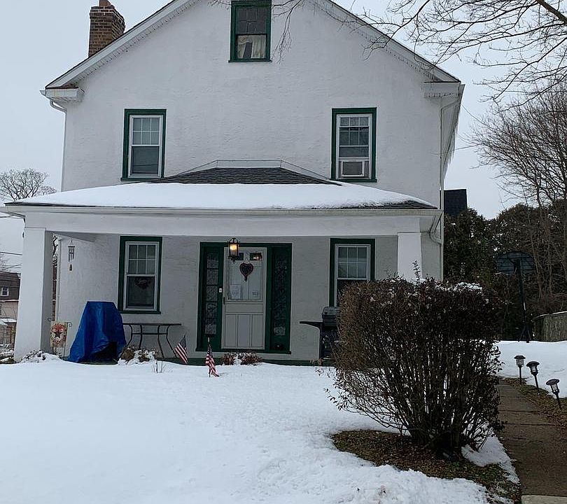 2nd image of 2405 Mount Carmel Ave