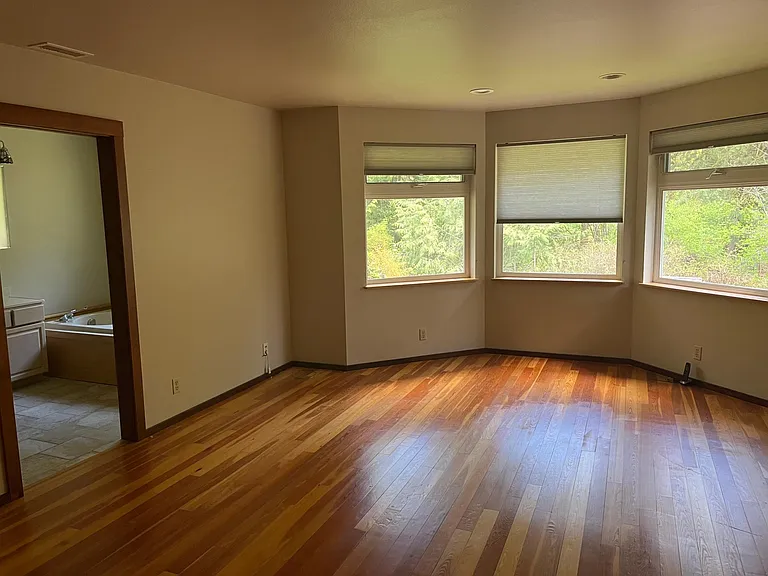 9472 Holly Farm Ln NE — Photo 13