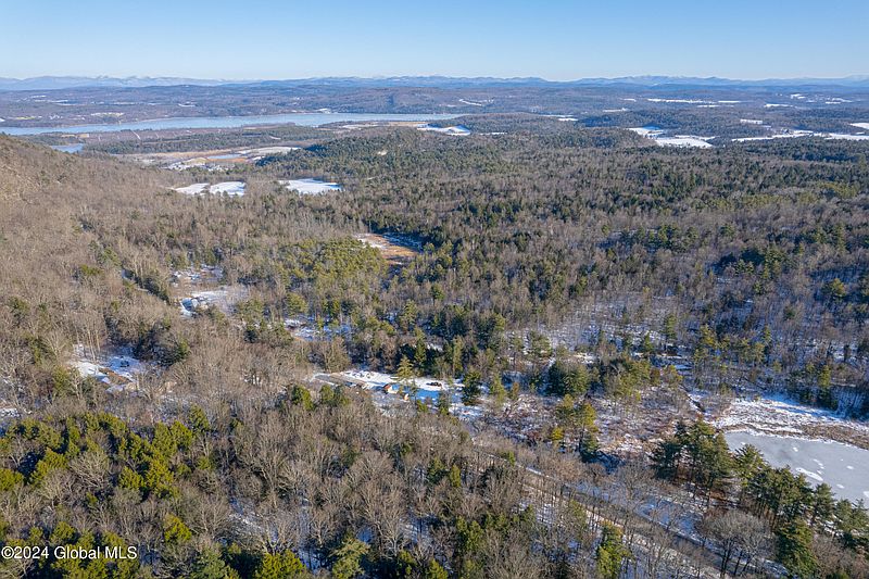 4th image of 100 Cummings Road