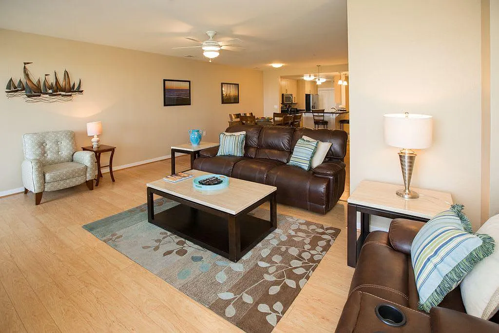 2 bed, $2,500 — Photo 3
