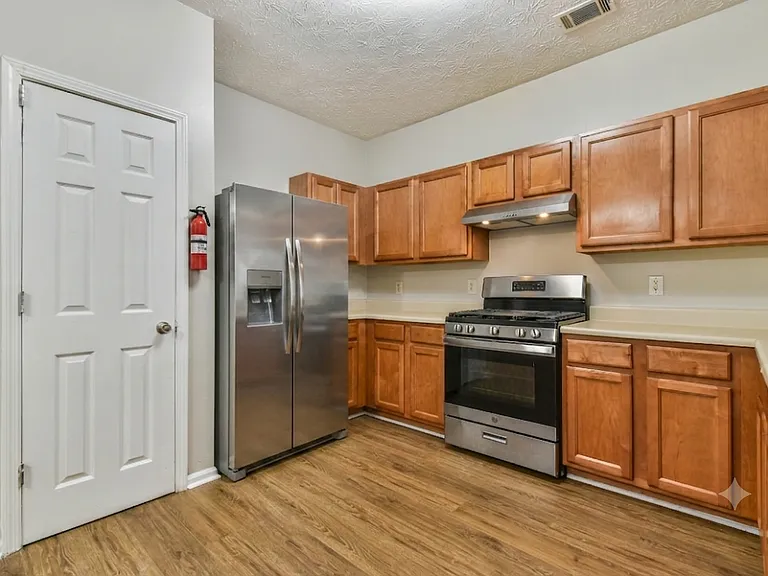 2529 Emma Way — Photo 15