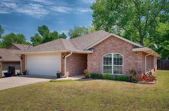 1st image of 201 Stonewood Dr