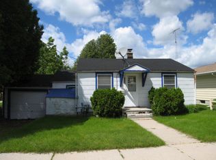 2112 36th St, Two Rivers, WI 54241