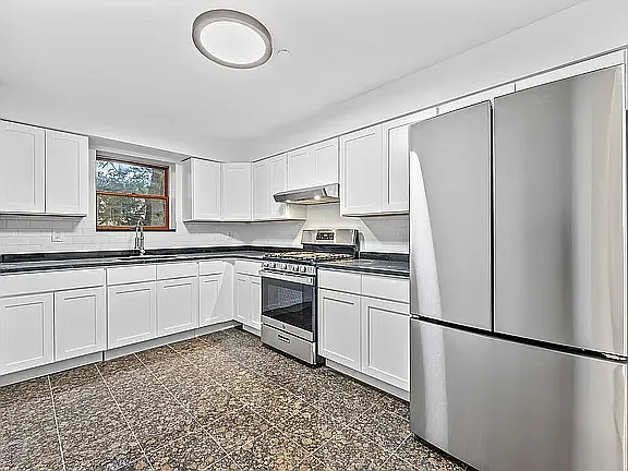 76 Battery Ave #2B
