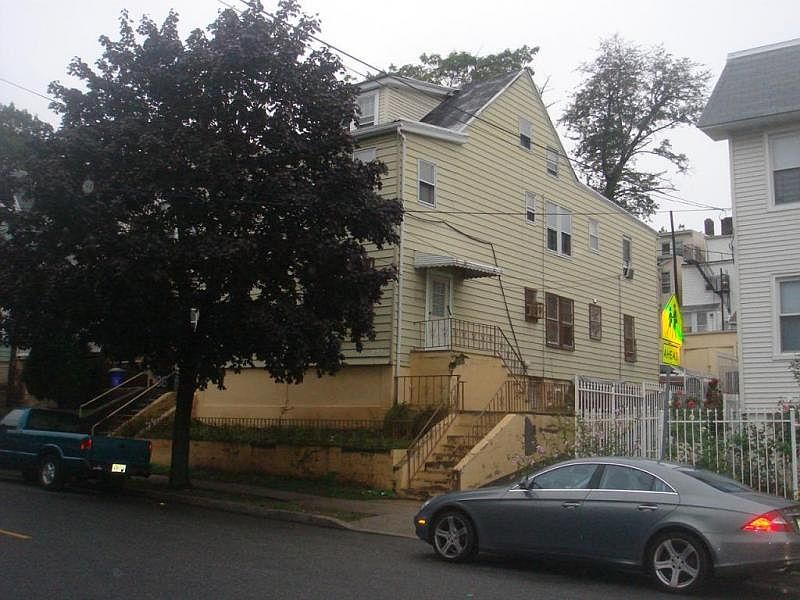 1st image of 892-894 CLIFTON AVE
