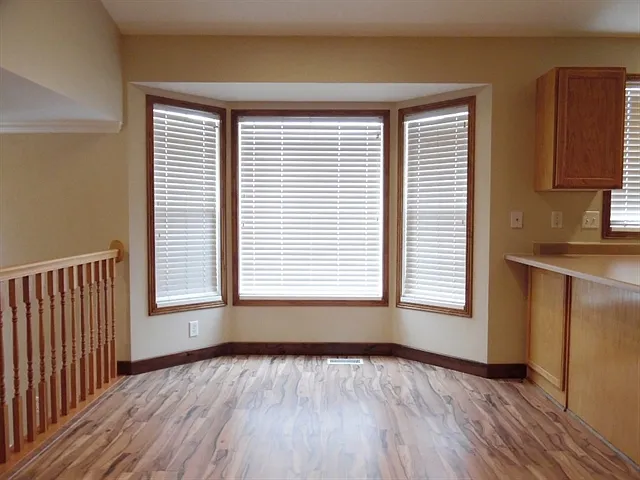 3 bed, 2.5 bath, 1733 sqft, $2,565 — Photo 4