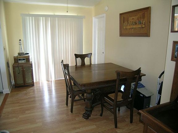 5th image of 672 SW Prado Ave