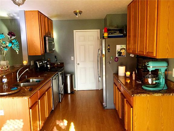 3rd image of 41 Village Green Dr