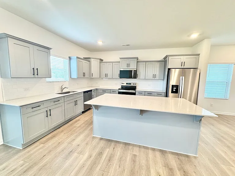 116 Cougar Ln — Photo 5